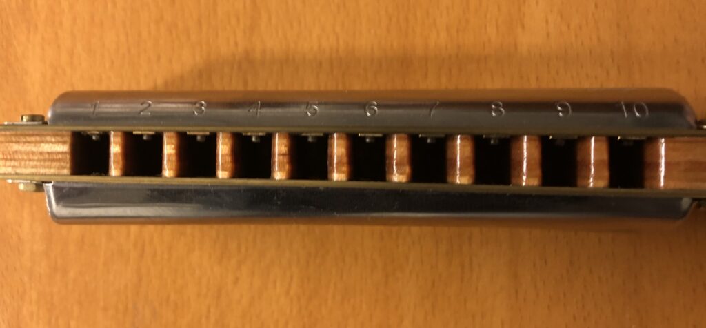 Example of uneven harmonica cover plates.